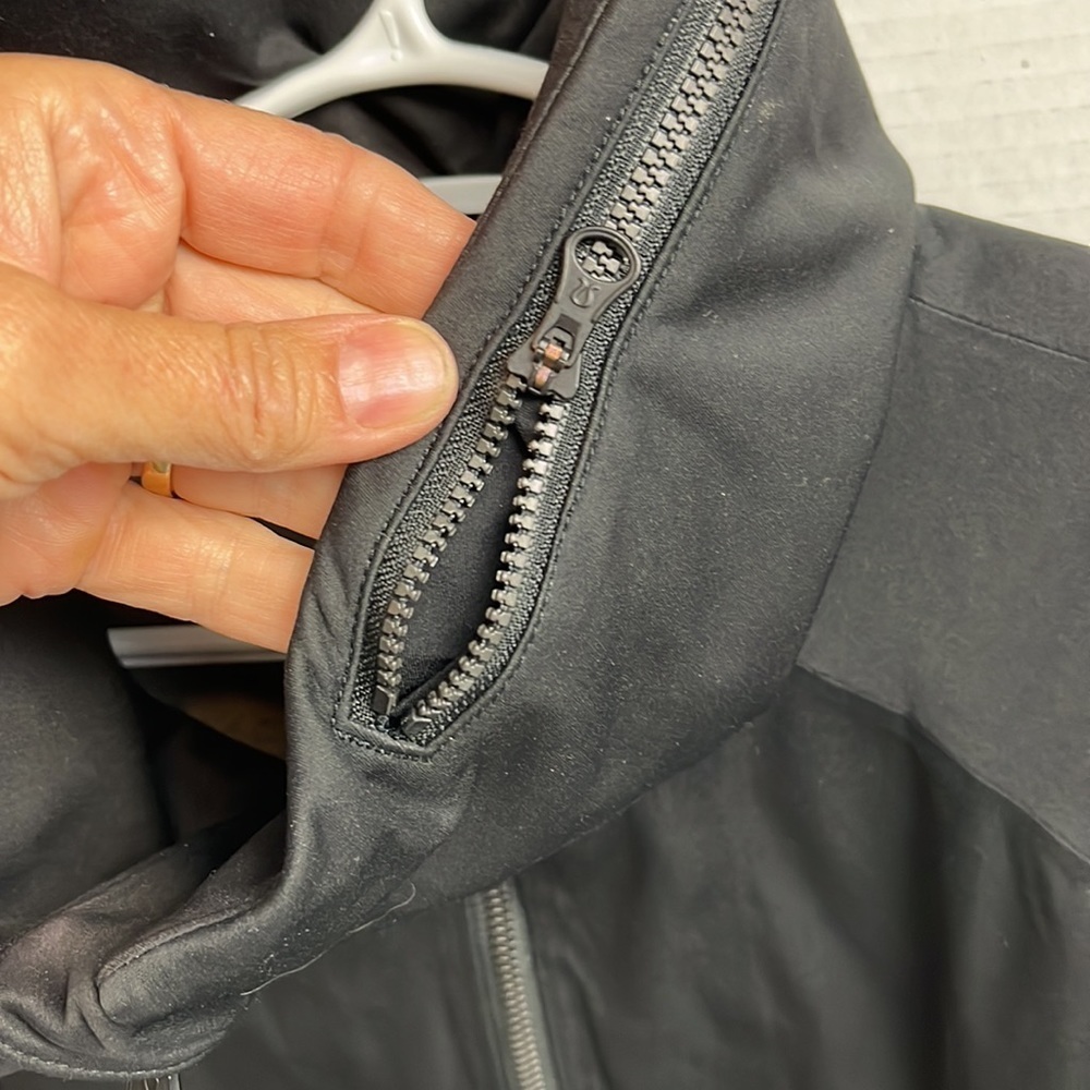 LULULEMON soft shell jacket - Picture 4 of 11